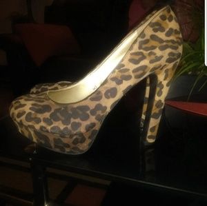 womans Mossimo heels